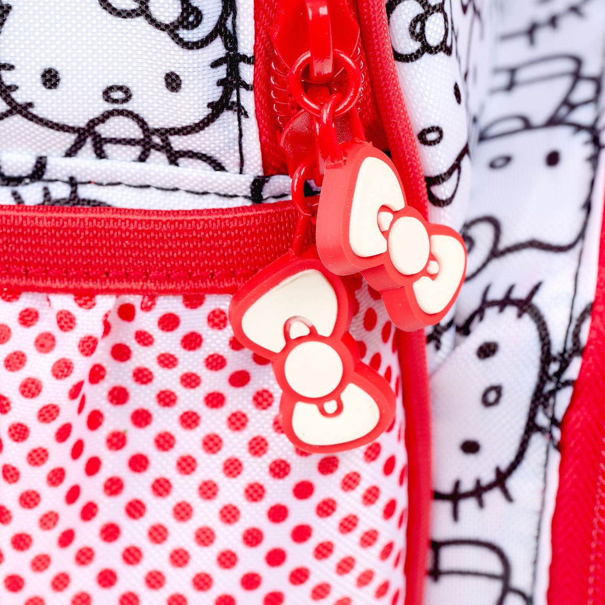 hello-kitty-classic-backpack-cooler-v4 00027925-Z.jpg