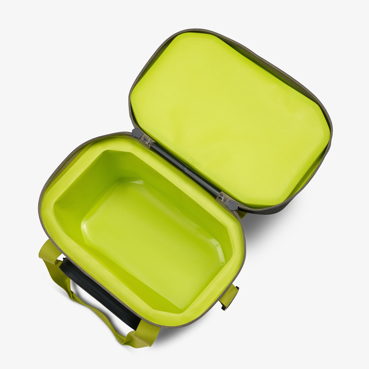trailmate-18-can-cooler-bag-h7 00066772-O2.jpg