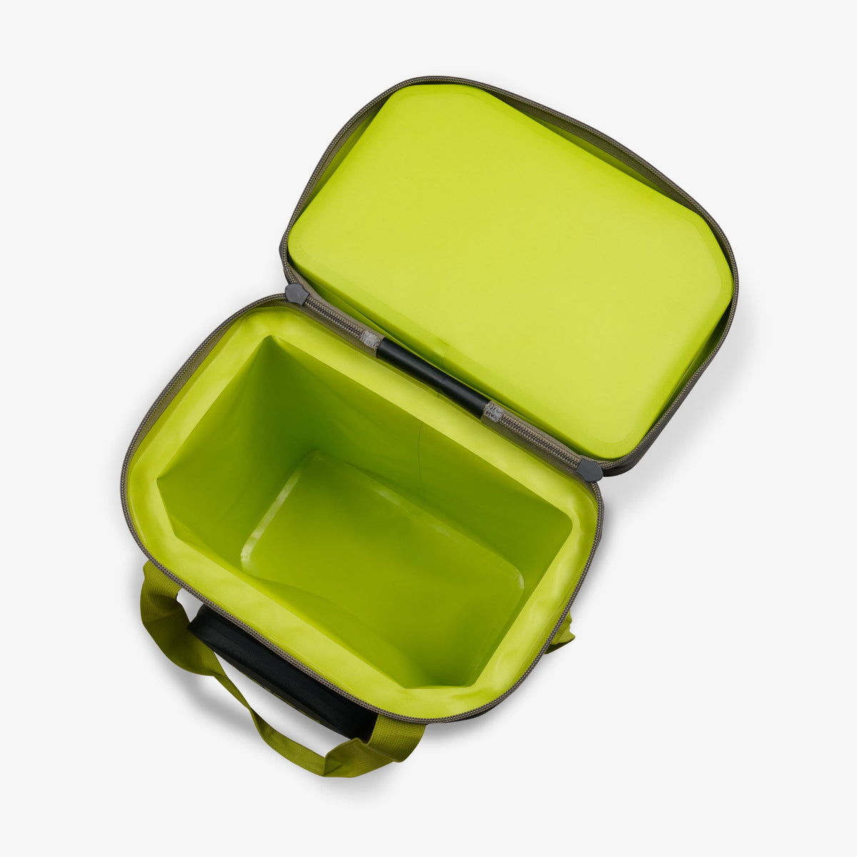 trailmate-32-can-backpack-y7 00066774-O2.jpg