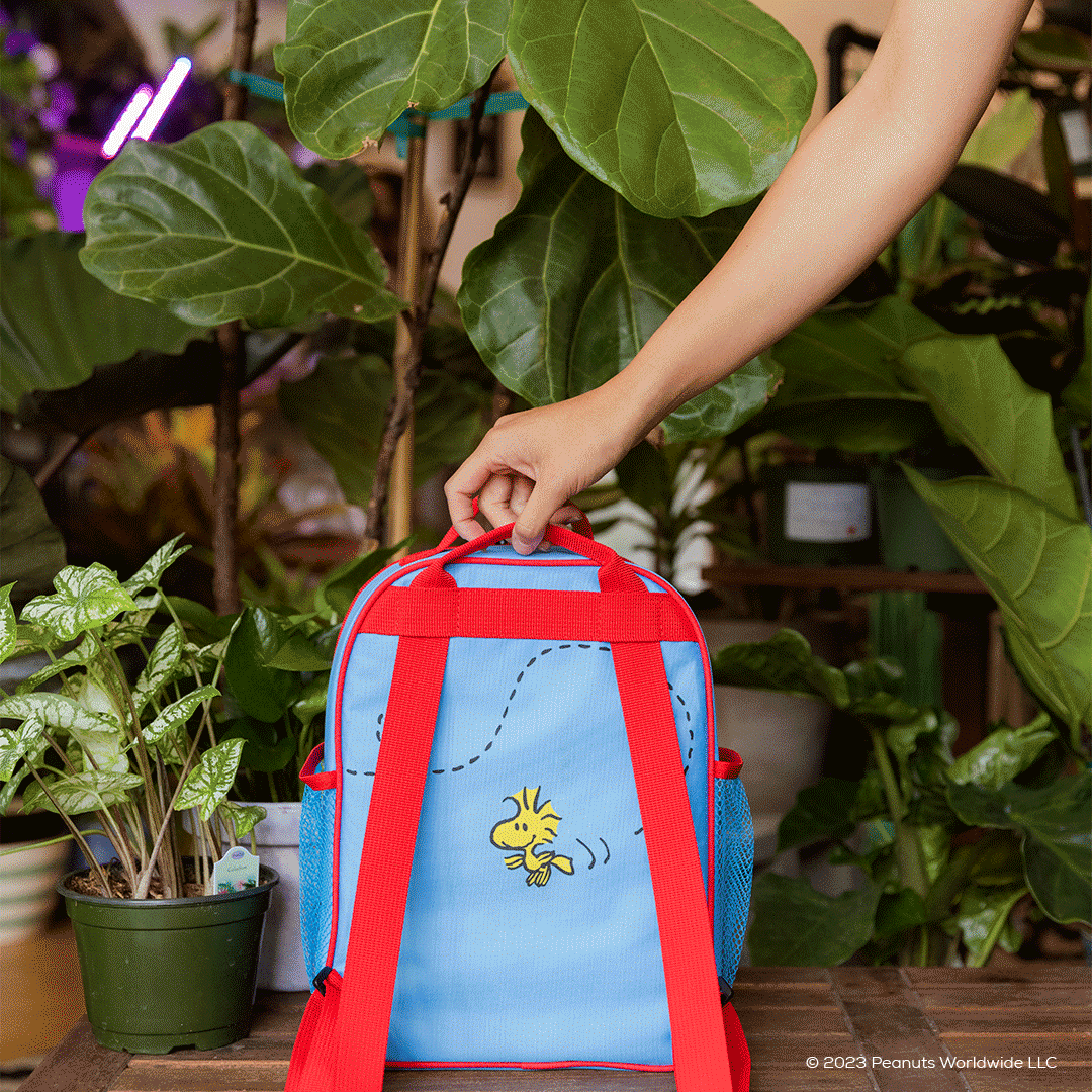 snoopy-mini-convertible-backpack-cooler-t9 Peanuts_Part_2_NATIVE_PDP_Backpack.gif
